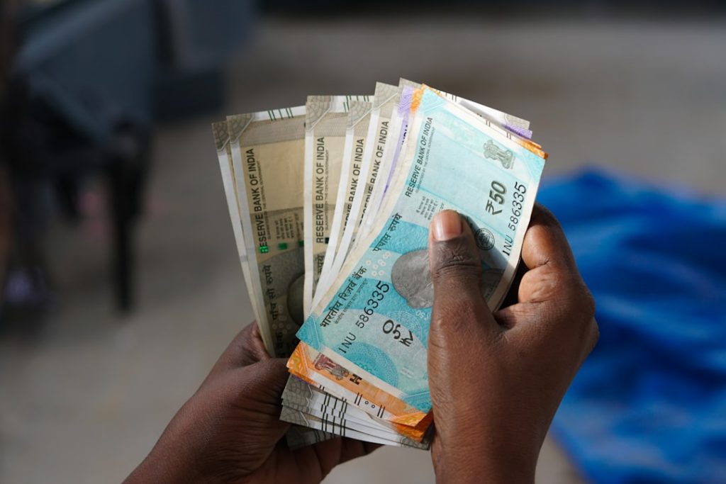 Het salaris van Wouter Bos bij Menzis in beeld